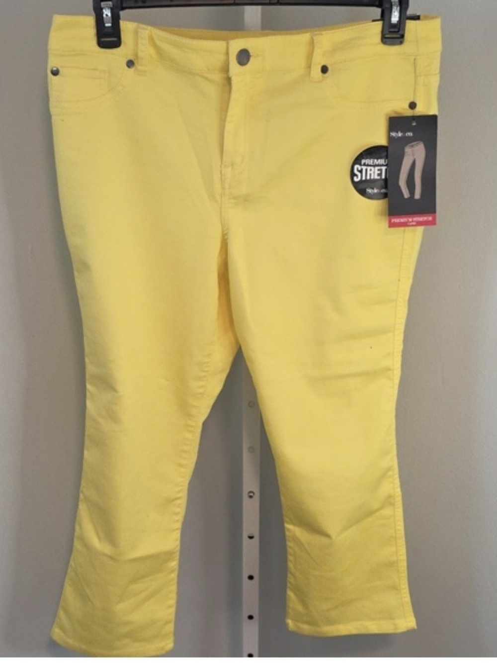 Style & Co. Yellow Capris Stretch Women's Pants